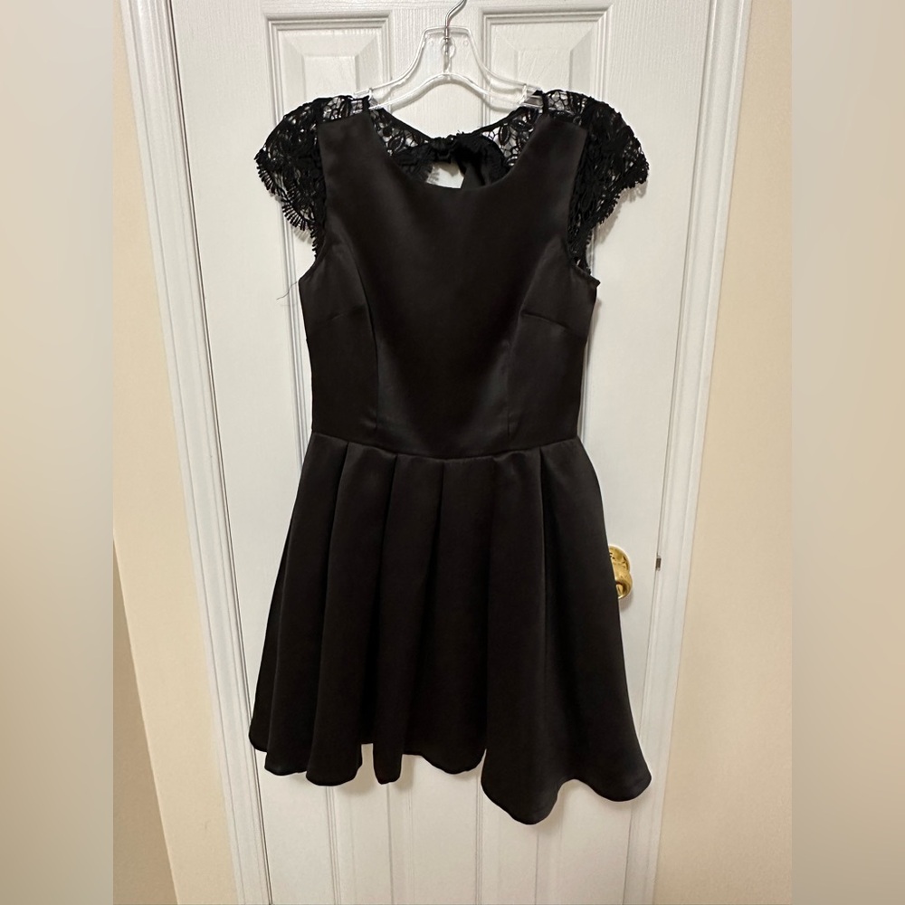 Elegant Black Dress - size L